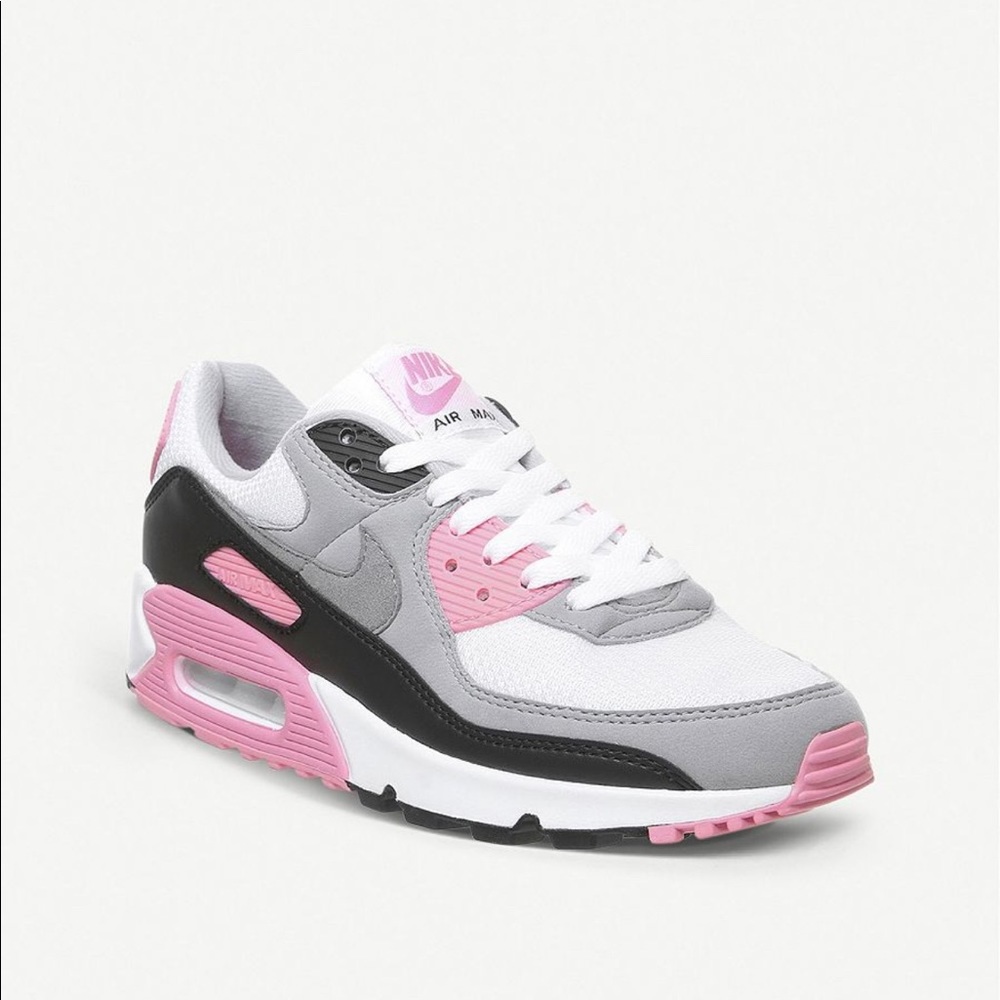NIKE - Picture 3 of 5